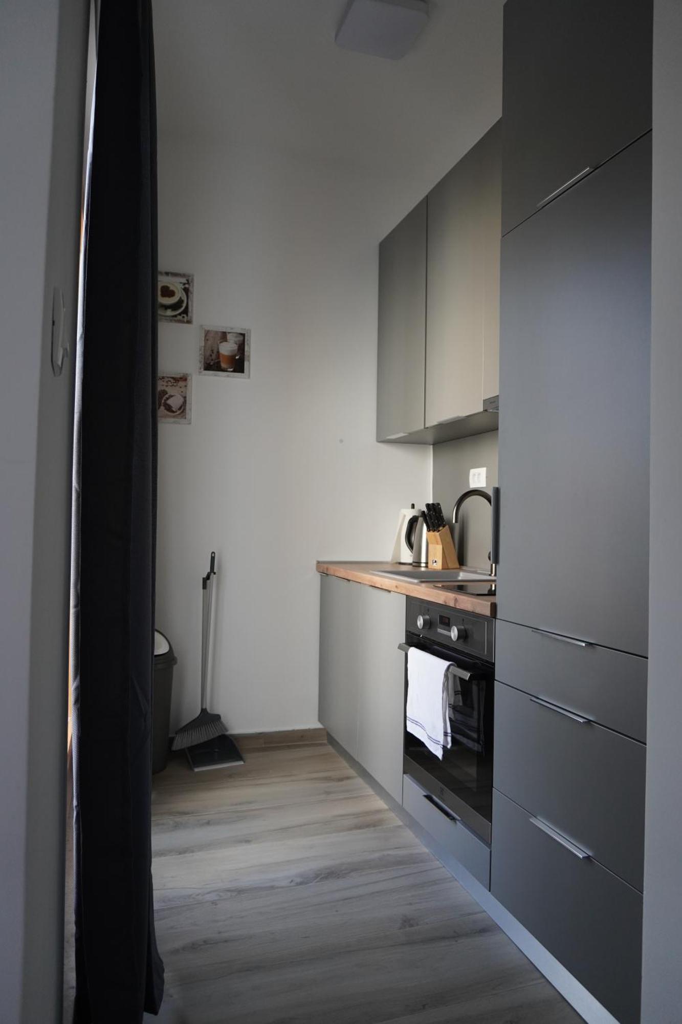 Fjaka Apartments & Rooms Šibenik Buitenkant foto